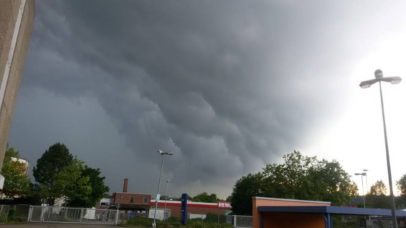 Samstagabend von Westen teils schwere Gewitter